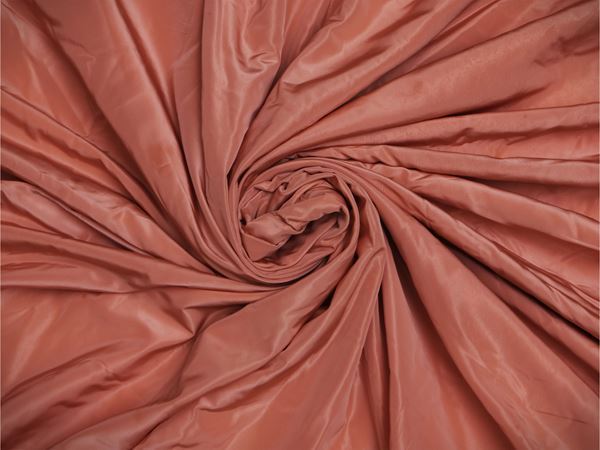 Circular tablecloth in pink silk damask