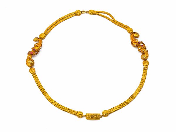 Collana borbonica in oro giallo con rubini e microperle