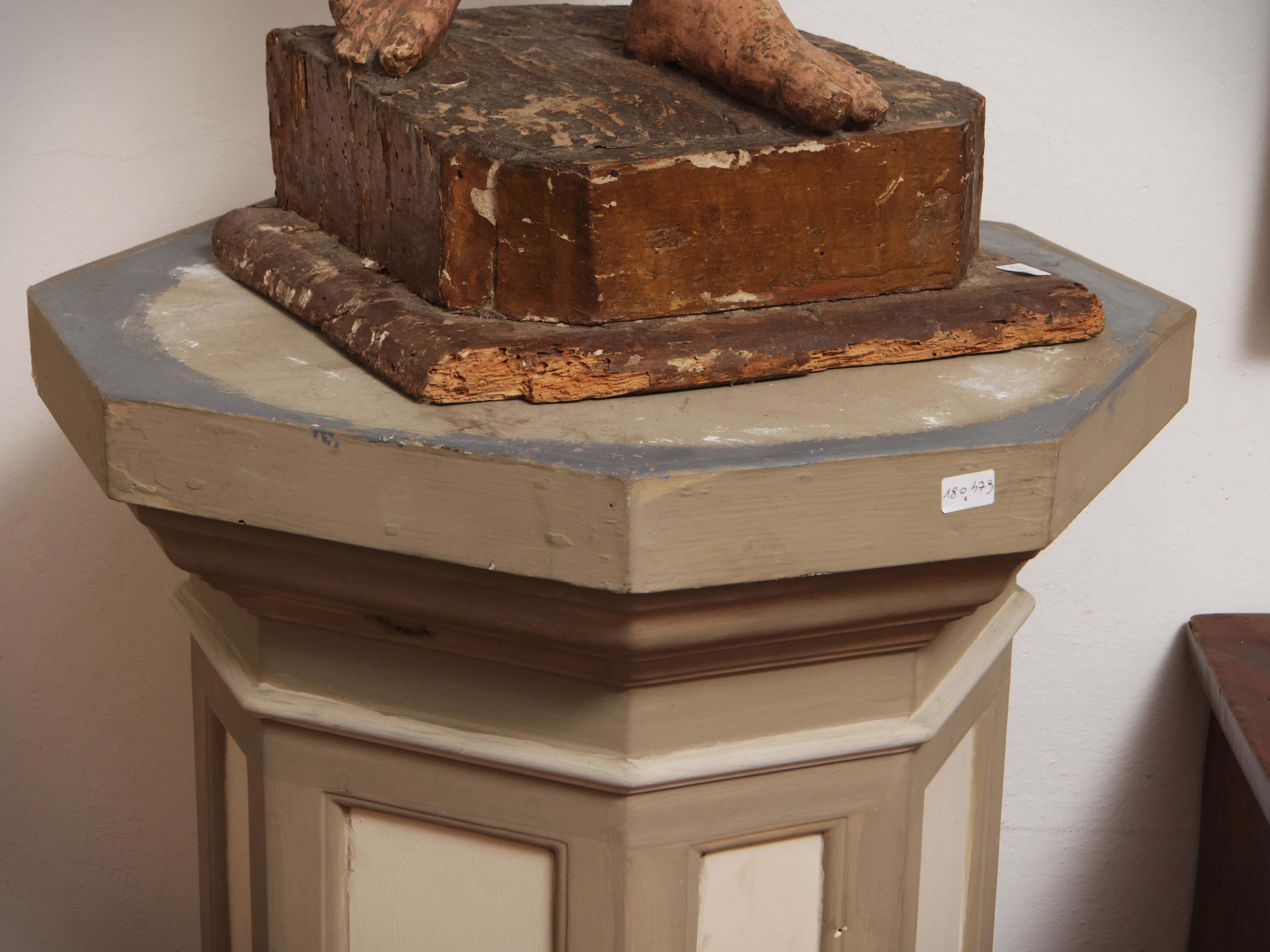 Colonna Porta Sculure in Legno Laccato