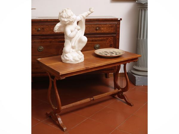 Center table in soft wood