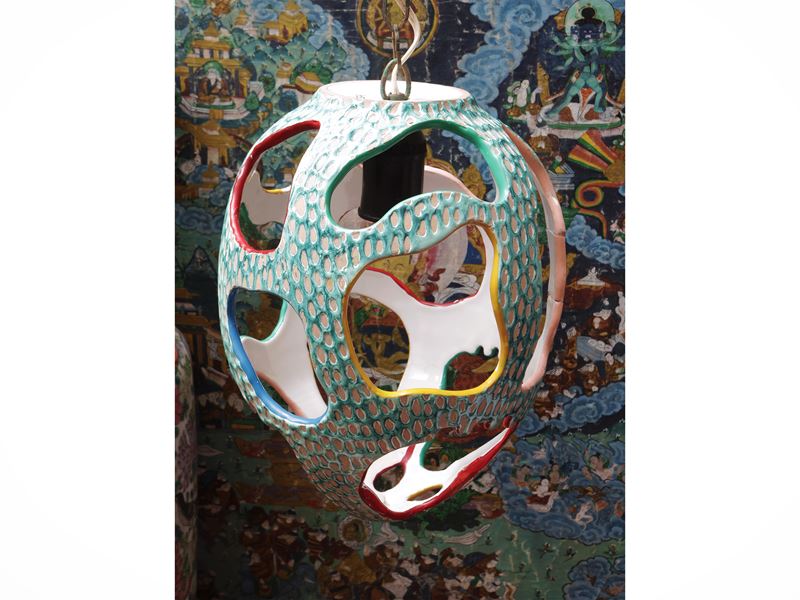 Lampadario in ceramica smaltata, anni Cinquanta, h cm 28