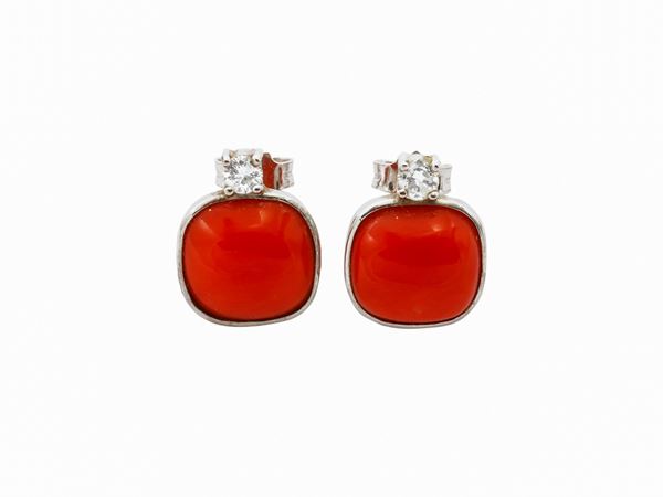 White gold earrings with diamonds and red coral  - Auction Jewels and Watches - Maison Bibelot - Casa d'Aste Firenze - Milano