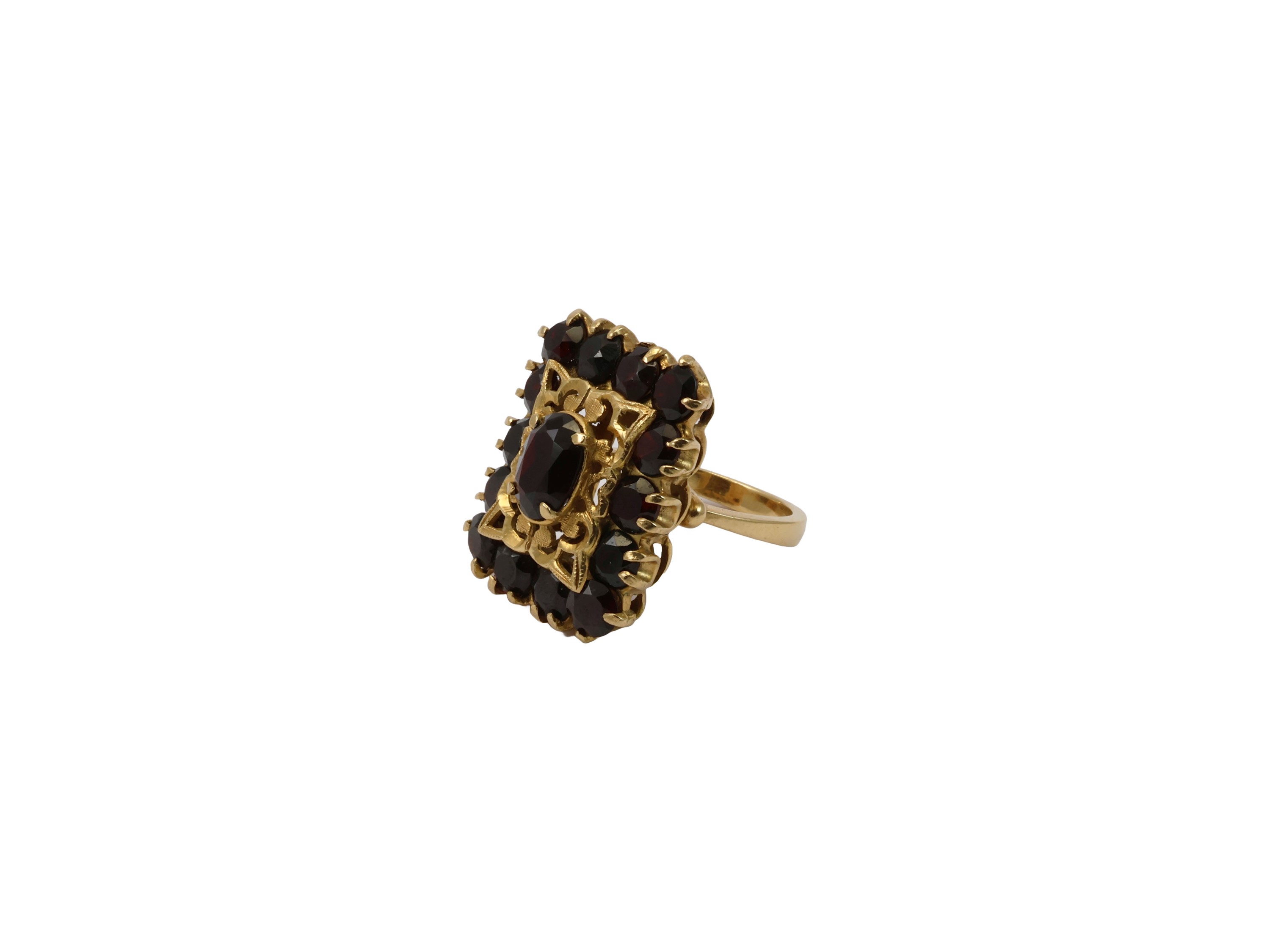 Anello rettangolare in oro giallo con granati, anni Cinquanta/Sessanta