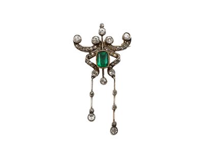 Spilla Liberty, oro giallo e argento, con diamanti e smeraldi, Anni Venti