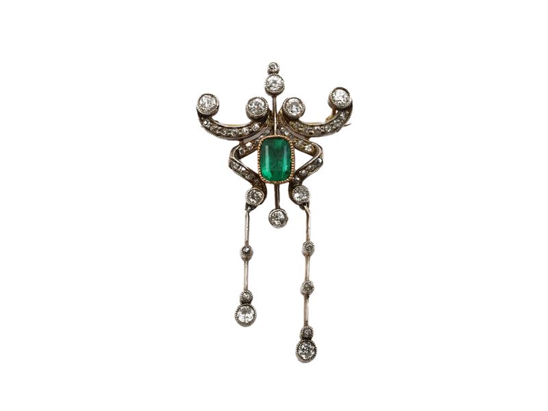 Spilla Liberty, oro giallo e argento, con diamanti e smeraldi, Anni Venti