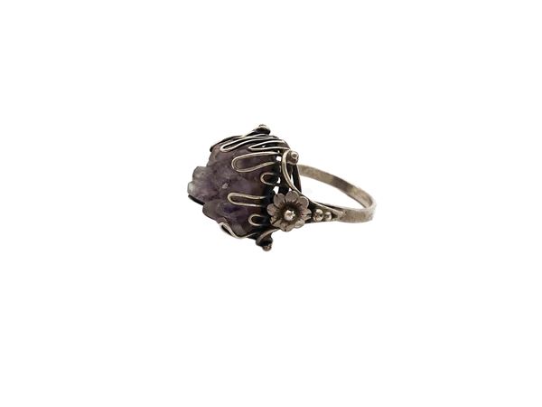 Anello con ametista naturale