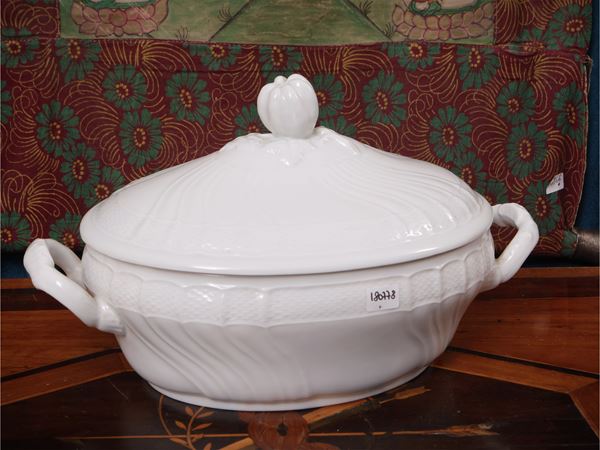Porcelain soup tureen, Vecchia Ginori, Richard Ginori