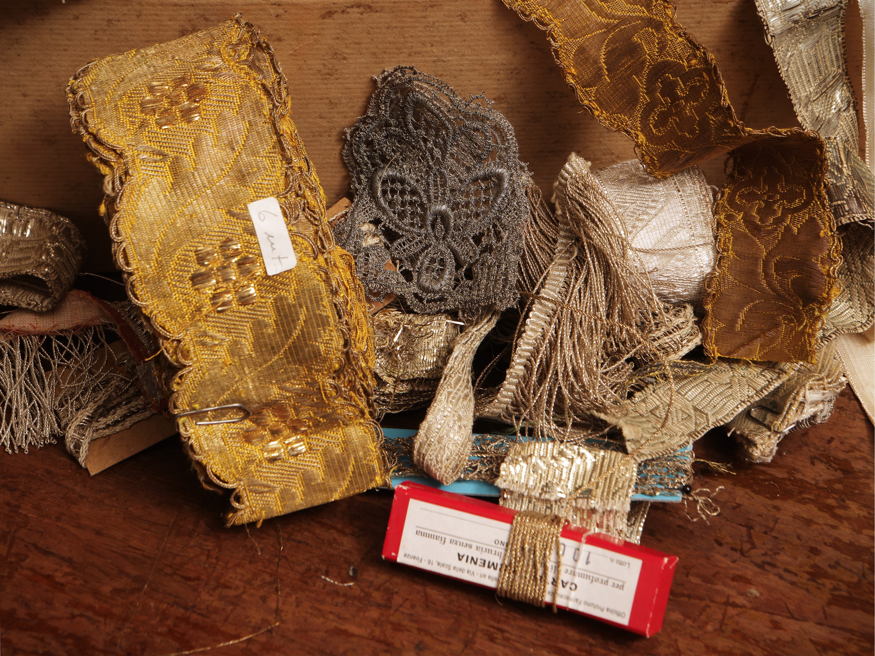 Assortimento di bordure d'epoca