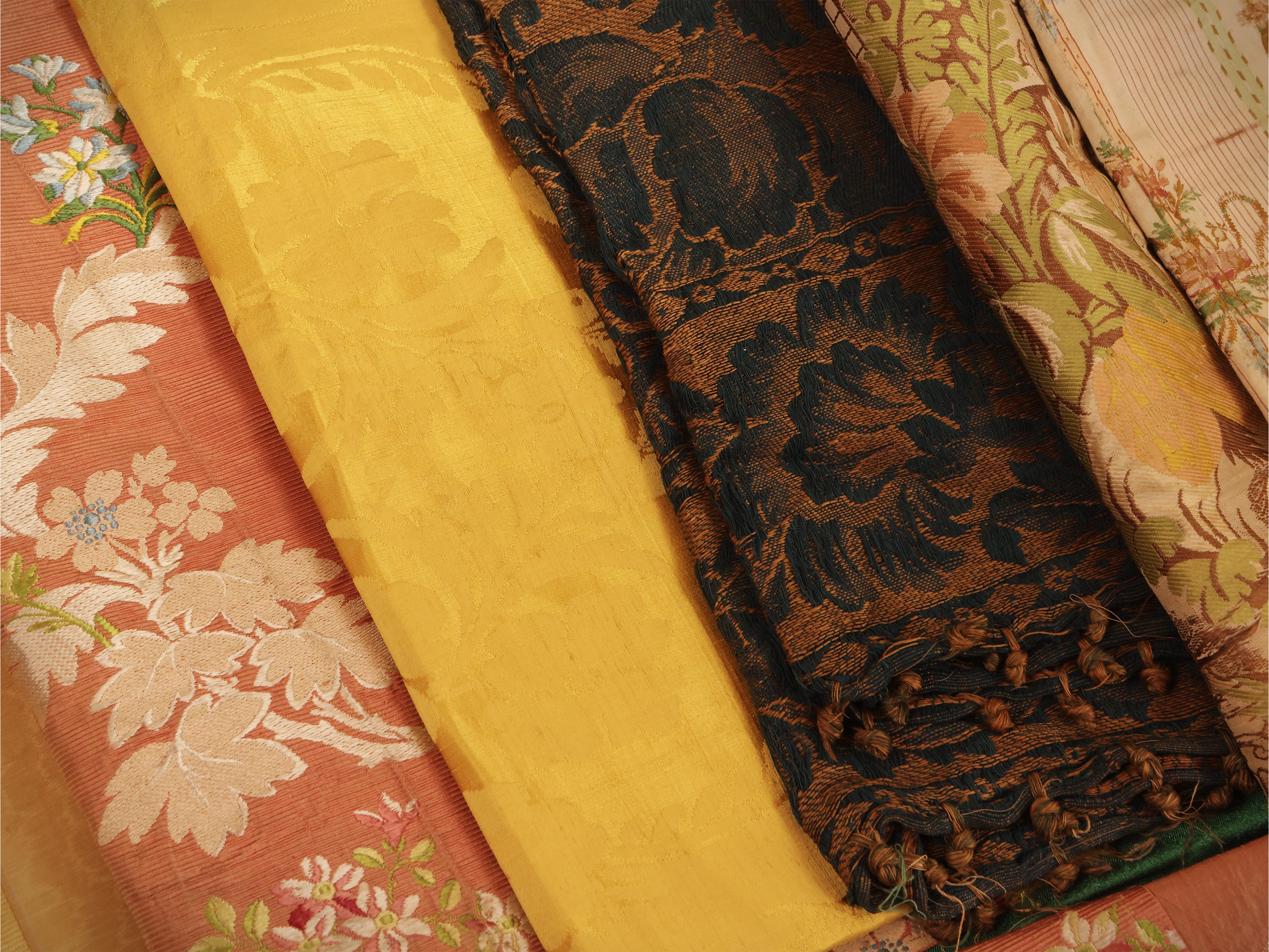 Varietà di tessuti d'epoca