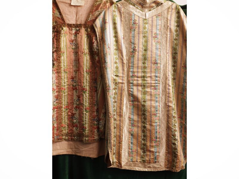 Due pianete in broccato di seta