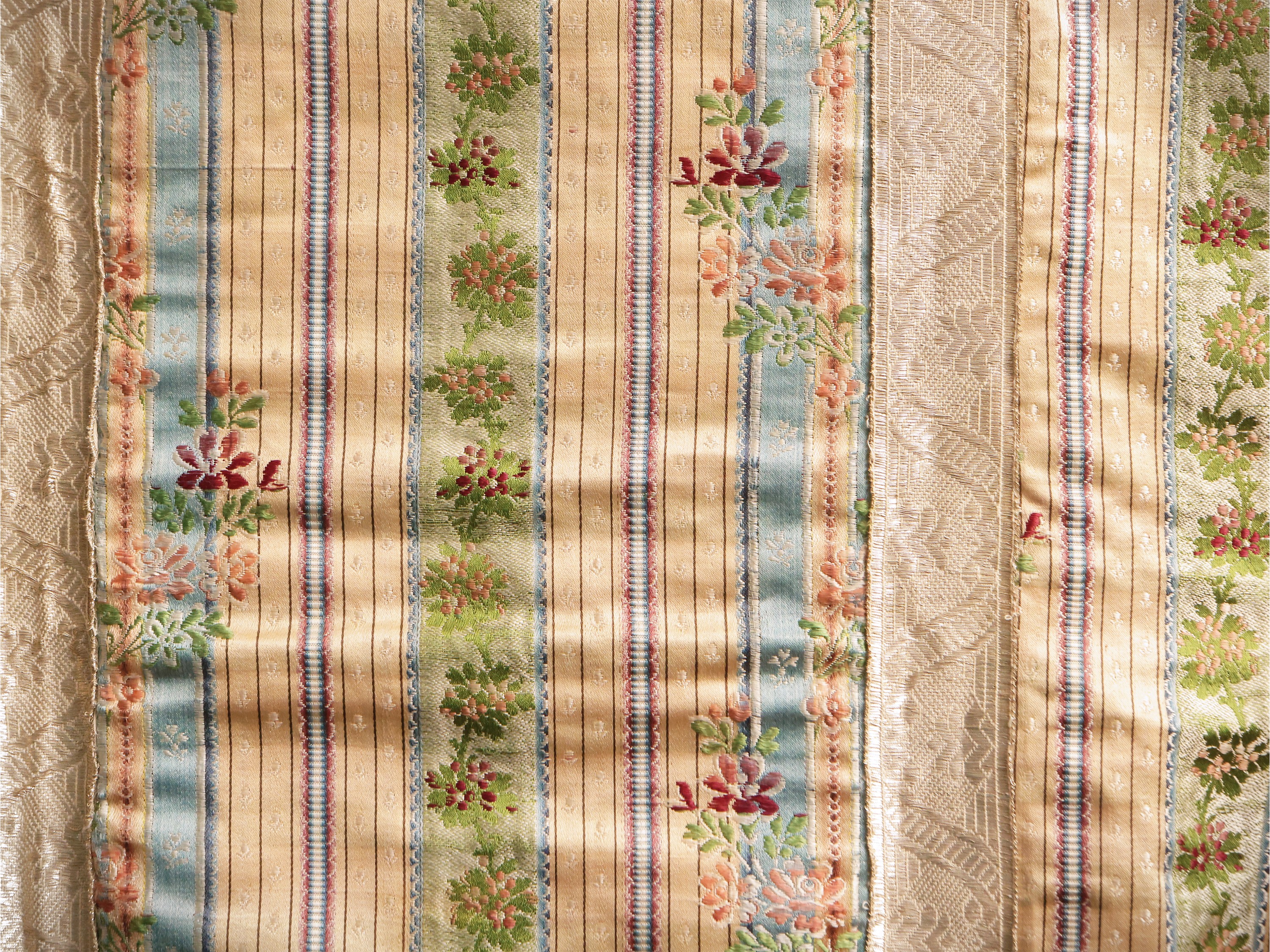 Due pianete in broccato di seta