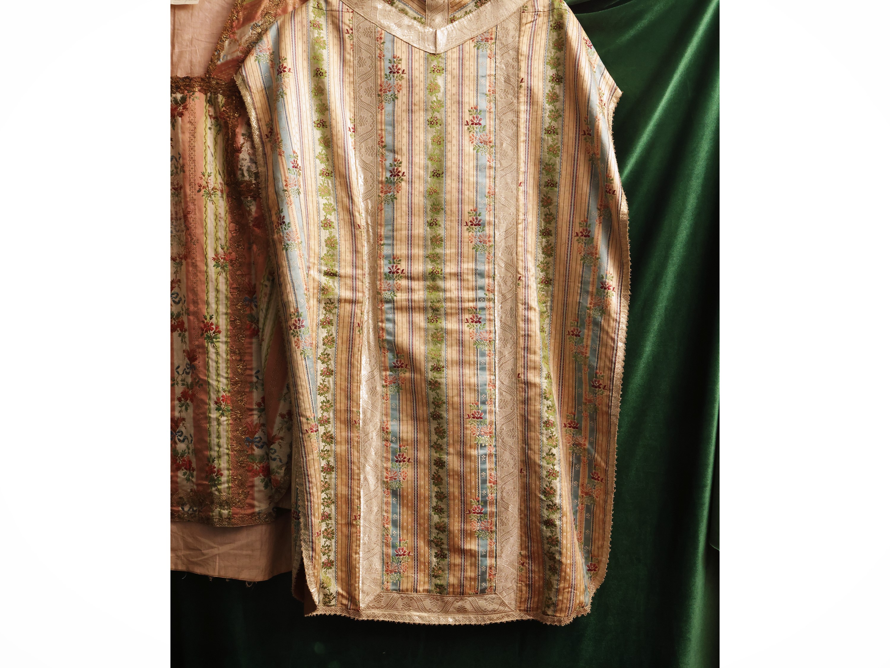 Due pianete in broccato di seta