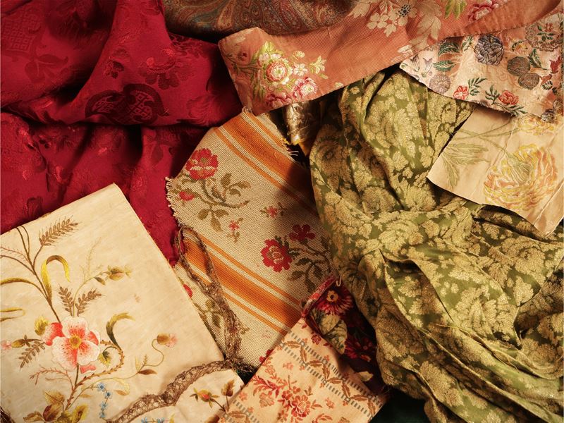 Miscellanea di scampoli di tessuti, anche d'epoca