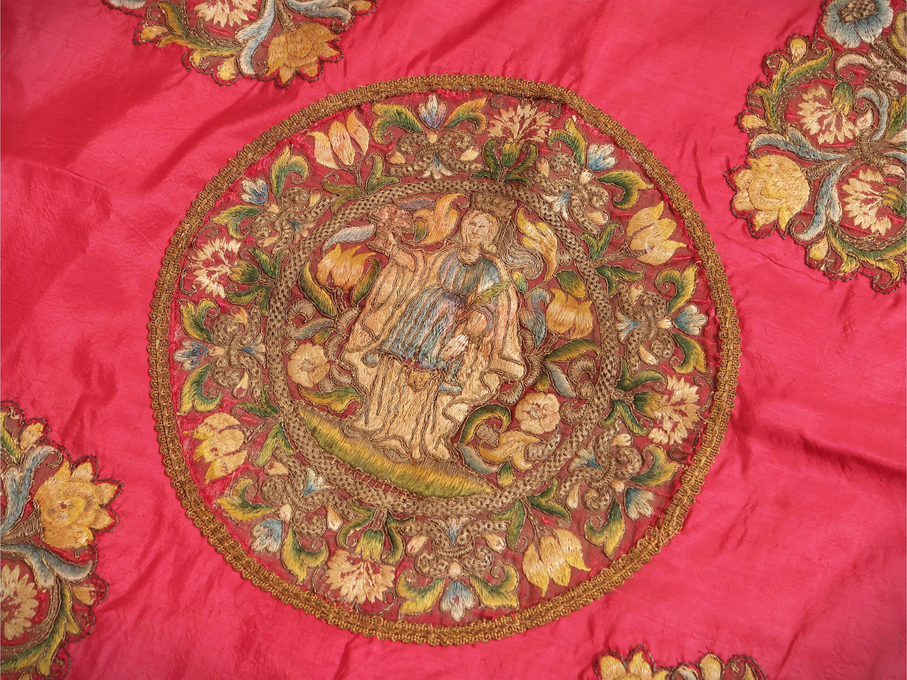 Due paliotti liturgici