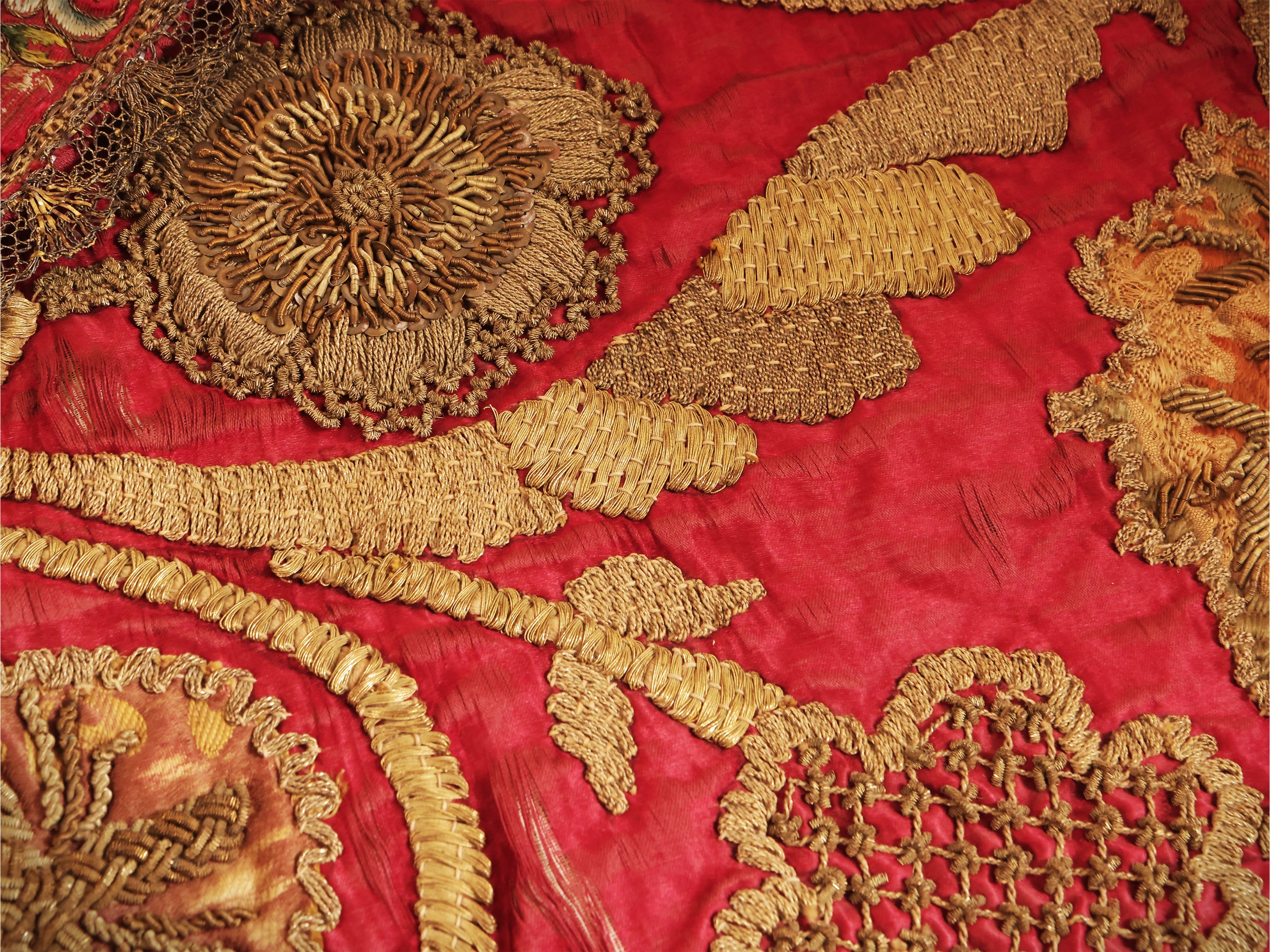 Due paliotti liturgici