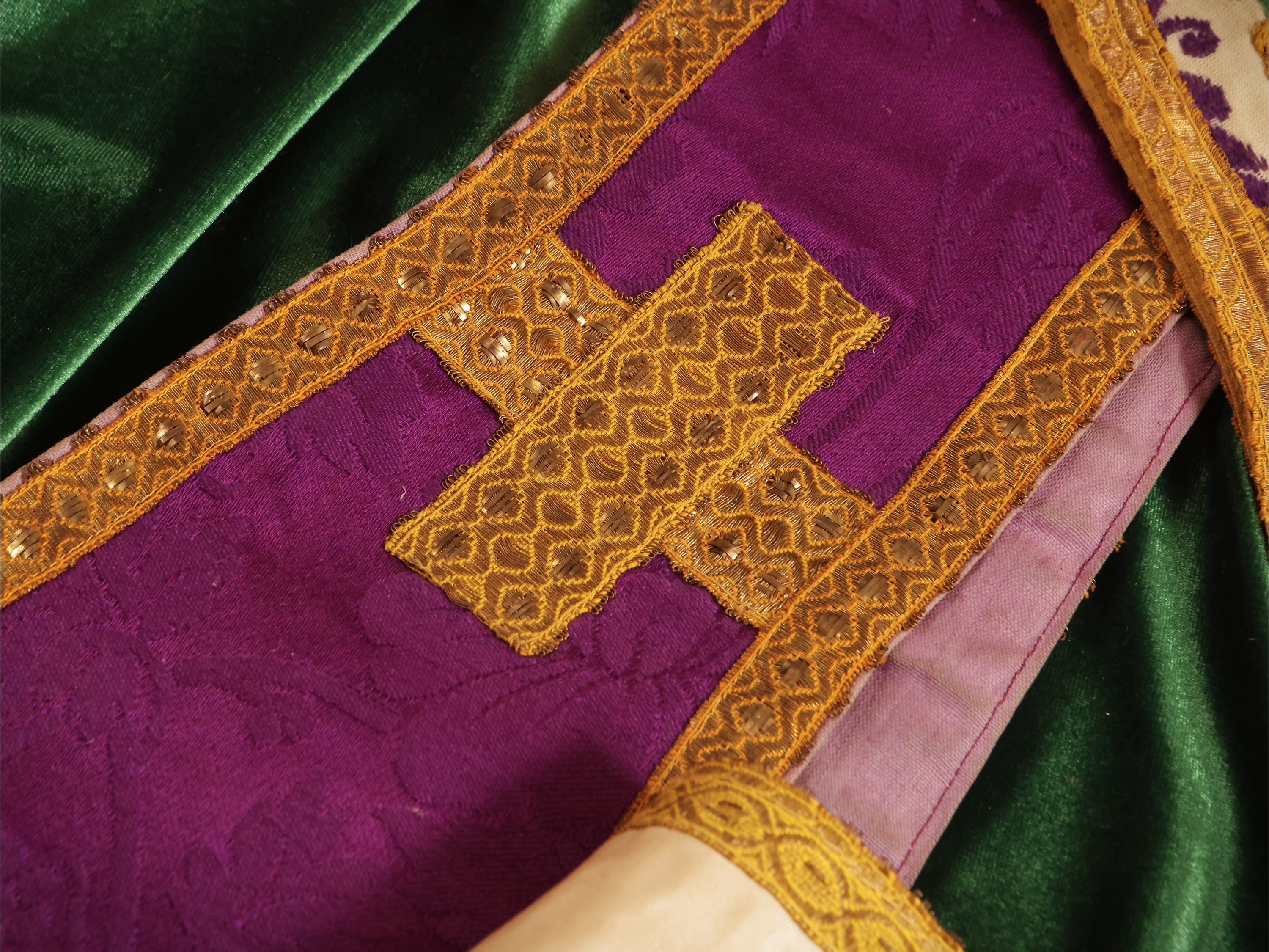 Manipoli e stole liturgici