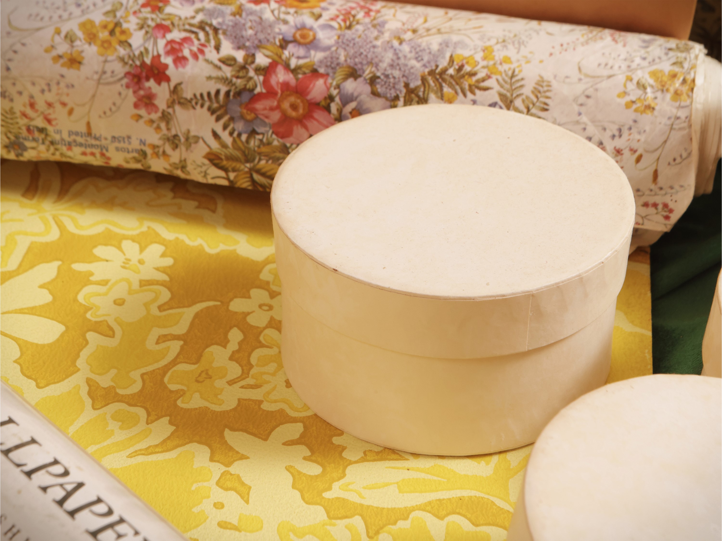 Assortimento di carte da parati, alcune Laura Ashley