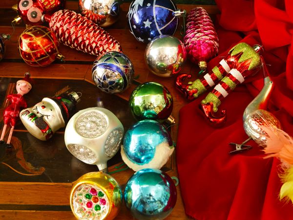 Assortimento di palline di Natale in vetro