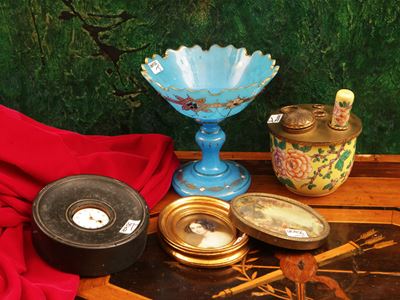 Curiosità d'epoca, collezione di oggetti decorativi del XIX/XX secolo