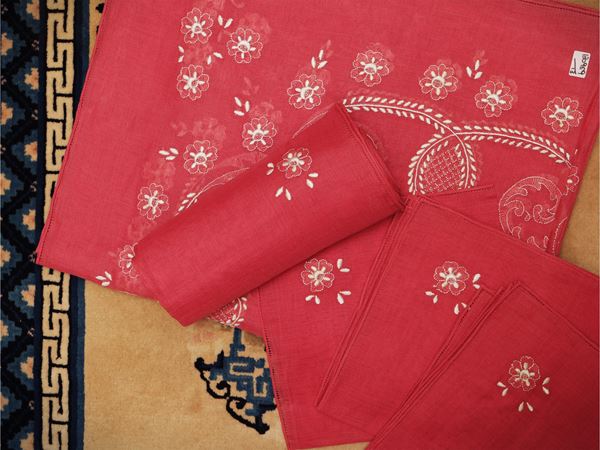 Raspberry colored linen byssus tablecloth