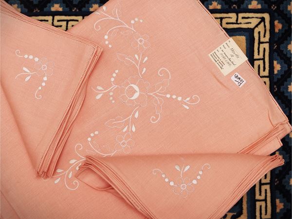 Light pink pure linen tablecloth