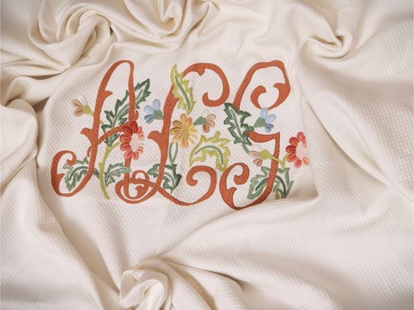 Double bedspread in white cotton piquet
