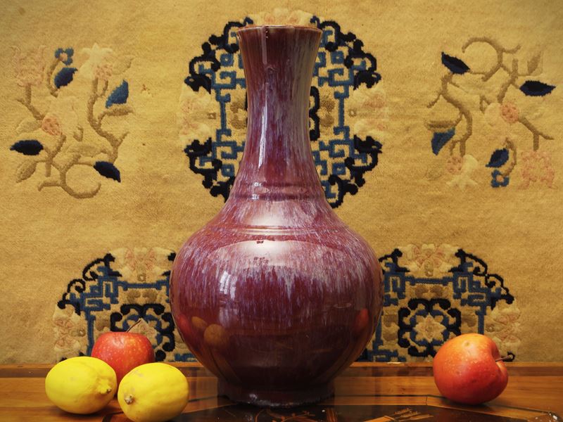 Vaso in porcellana a smalto rosso flambé