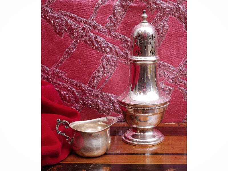 Due oggetti da collezione in argento