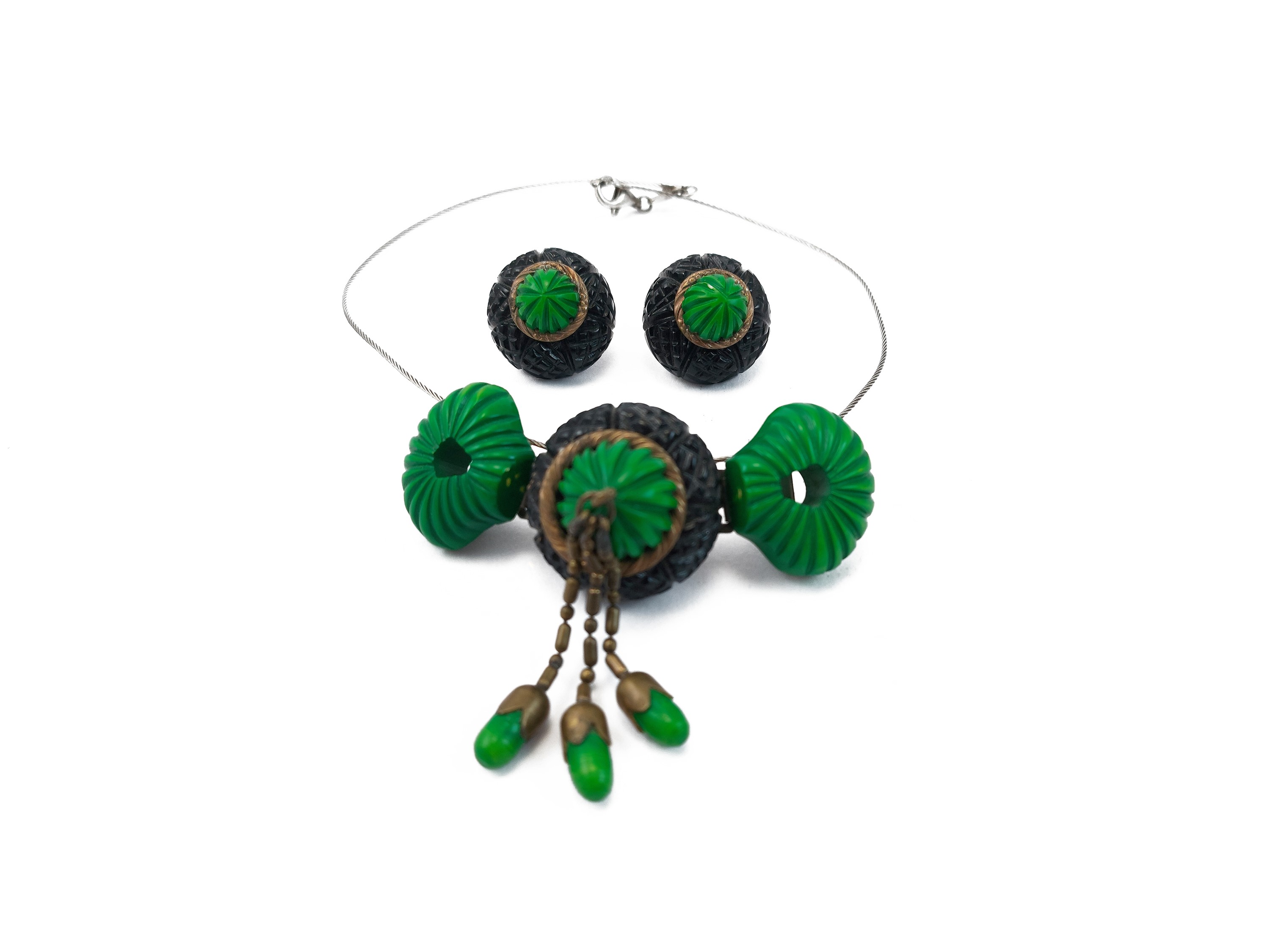 Demi parure, Collana a girocollo e orecchini a clip in resina nera e verde