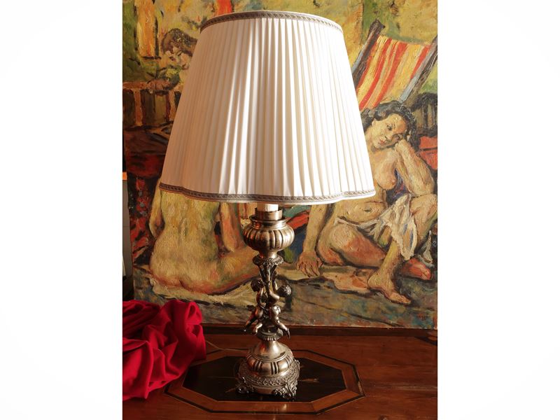 Grande lume da tavolo in argento