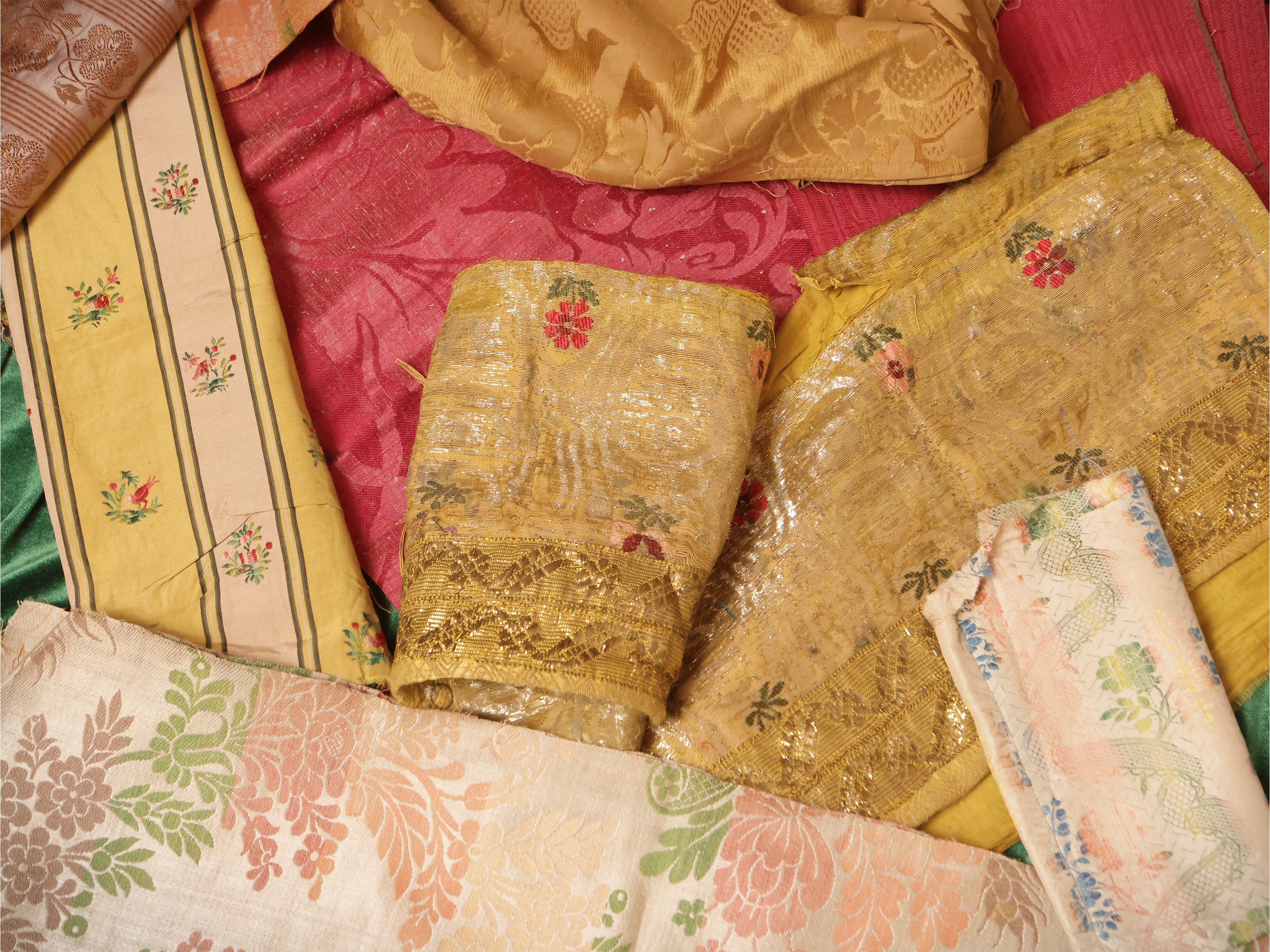 Assortimento di scampoli di tessuti