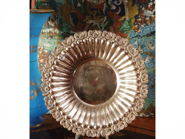Silver centrepiece