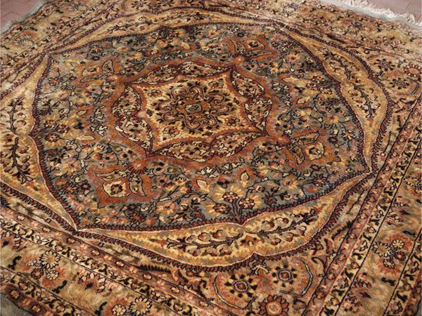 Persian carpet in wool and silk
