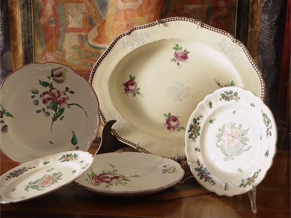 Collezione di piatti in terraglia d'epoca