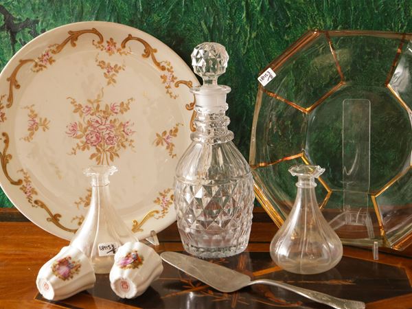 Miscellany of vintage table accessories