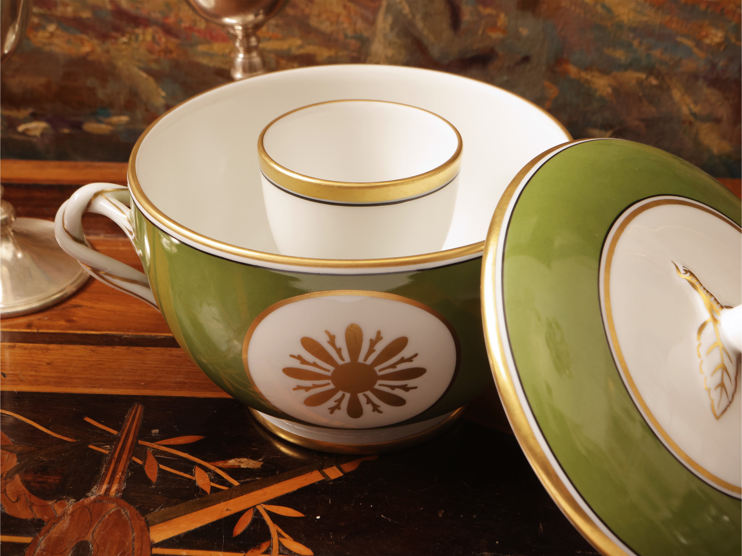 Richard Ginori, Tazza da puerpera in porcellana decorata