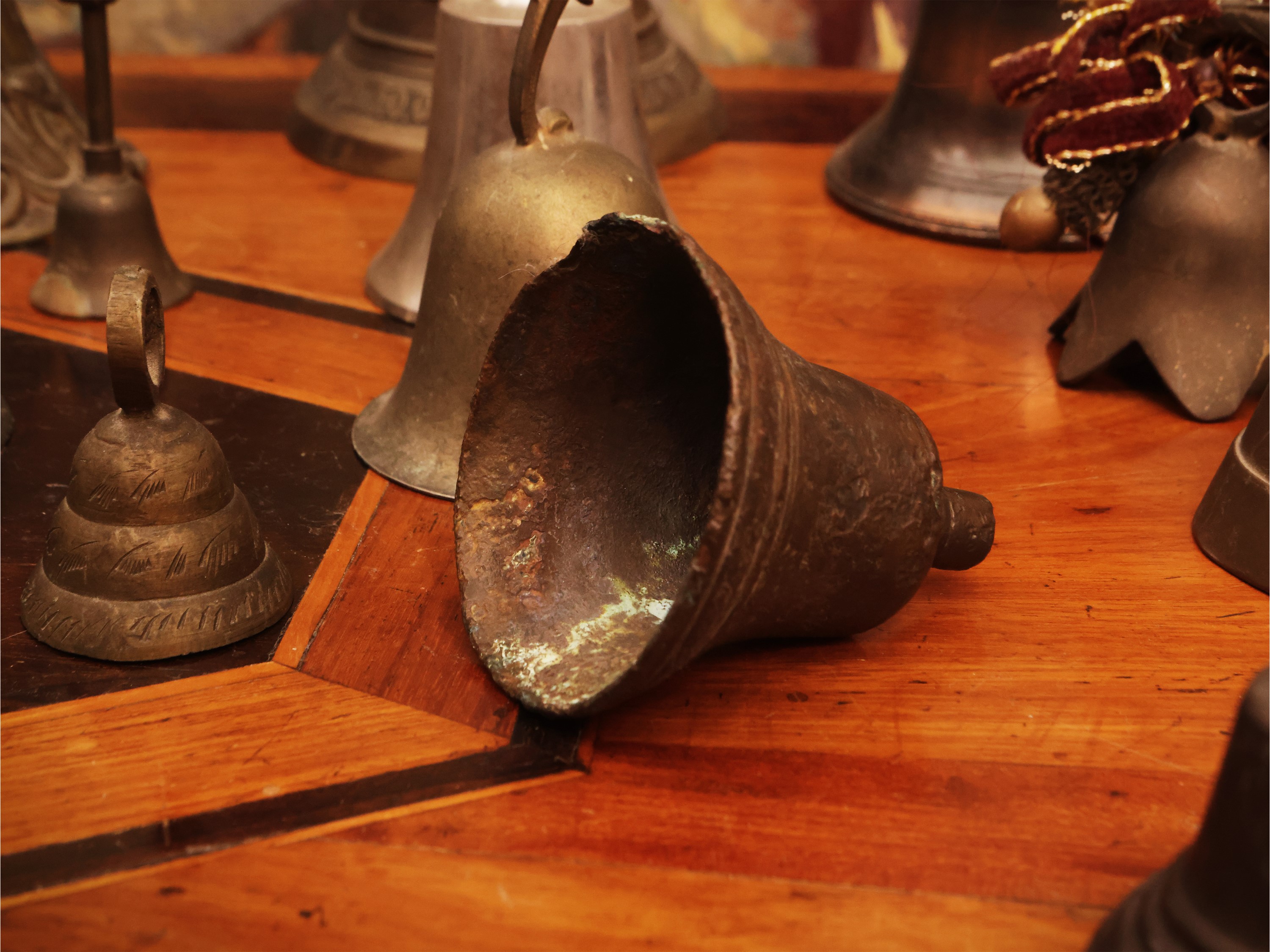 Collezione di campane e campanelle