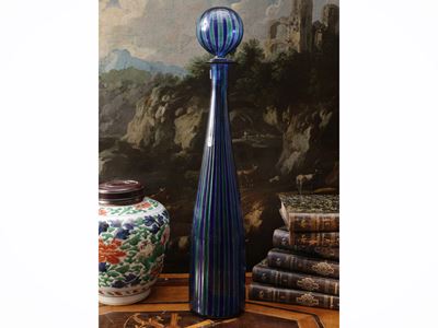 Venini, Bottiglia in vetro soffiato a canne, serie Morandiane, Murano 1980