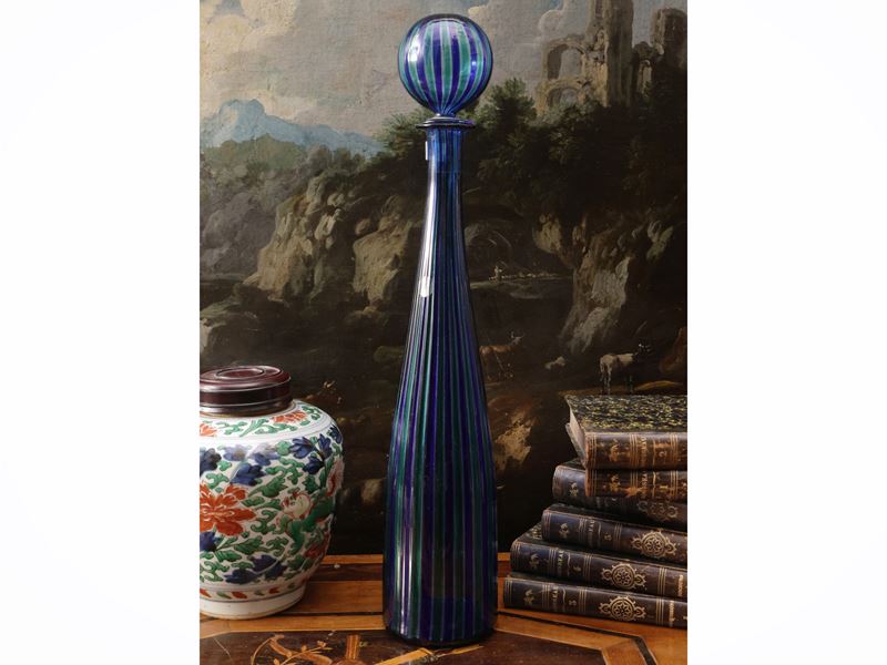 Venini, Bottiglia in vetro soffiato a canne, serie Morandiane, Murano 1980