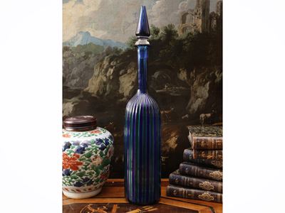 Venini, Bottiglia in vetro soffiato a canne, serie Morandiane, Murano 1985