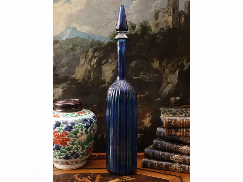 Venini, Bottiglia in vetro soffiato a canne, serie Morandiane, Murano 1985