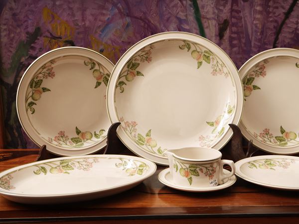 Ceramic dinner set, Wild Apple decoration, Wedgwood