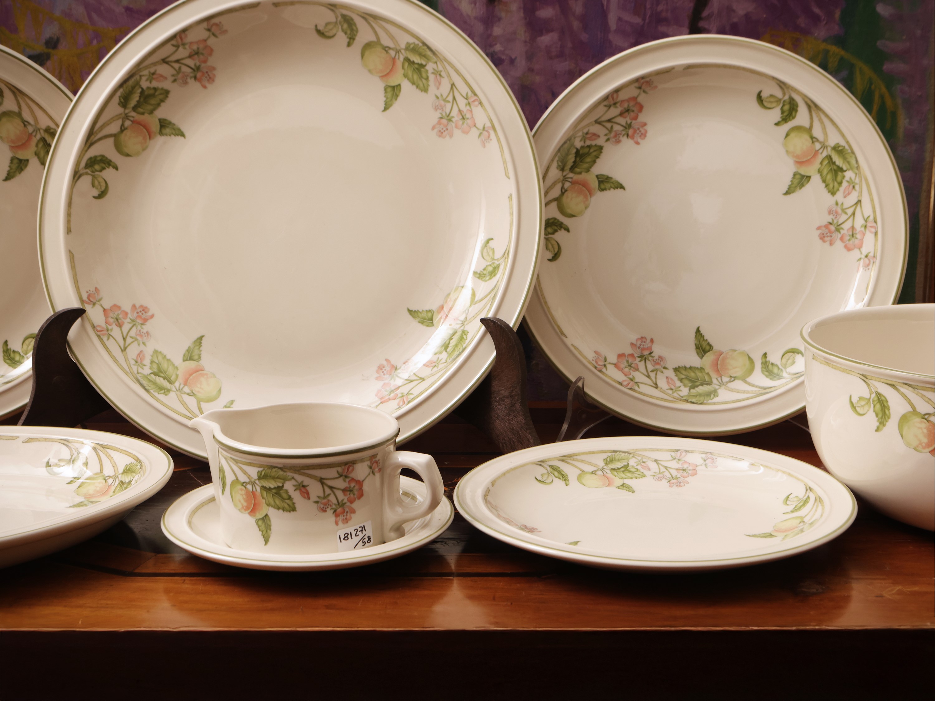 Wedgwood, Servizio di piatti in ceramica con decoro Wild Apple