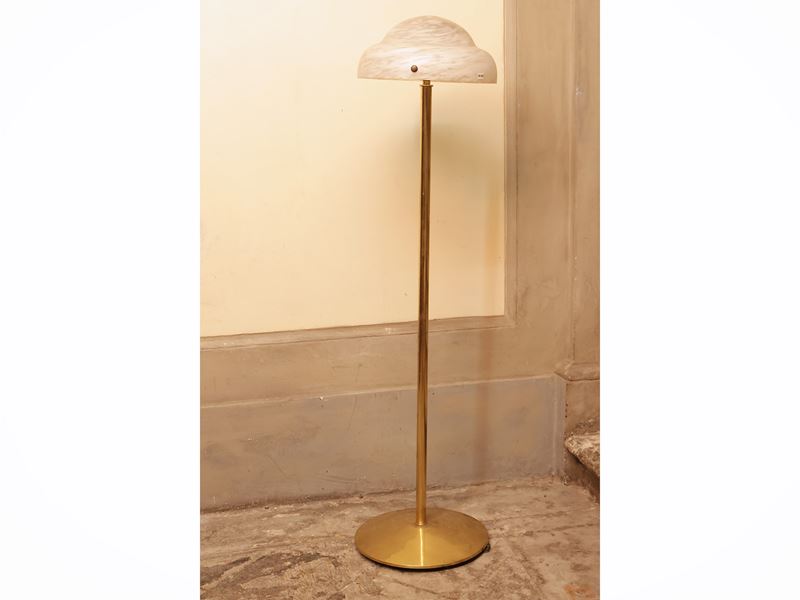 Lume da terra moderno in ottone con bobeche in vetro striato