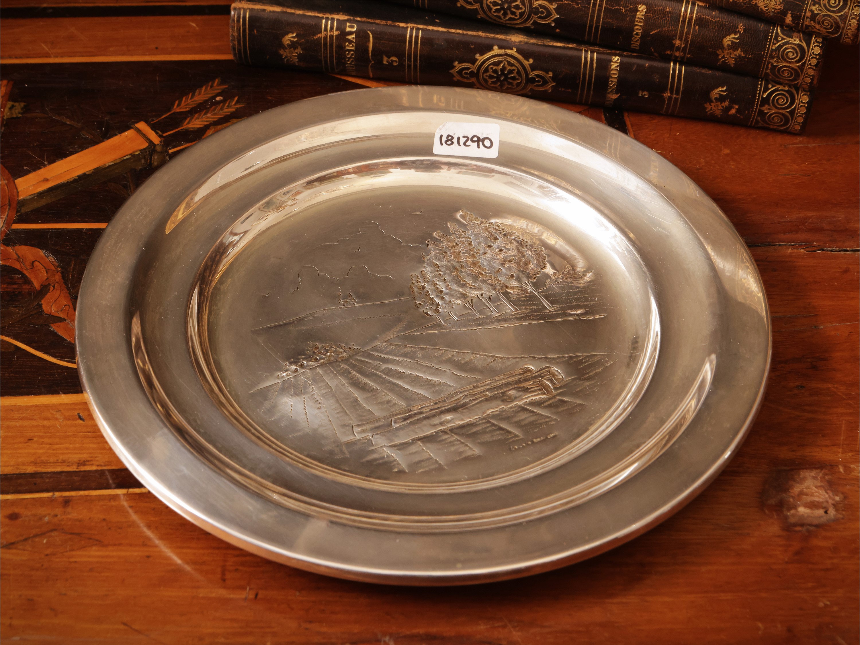 Piatto decorativo in argento