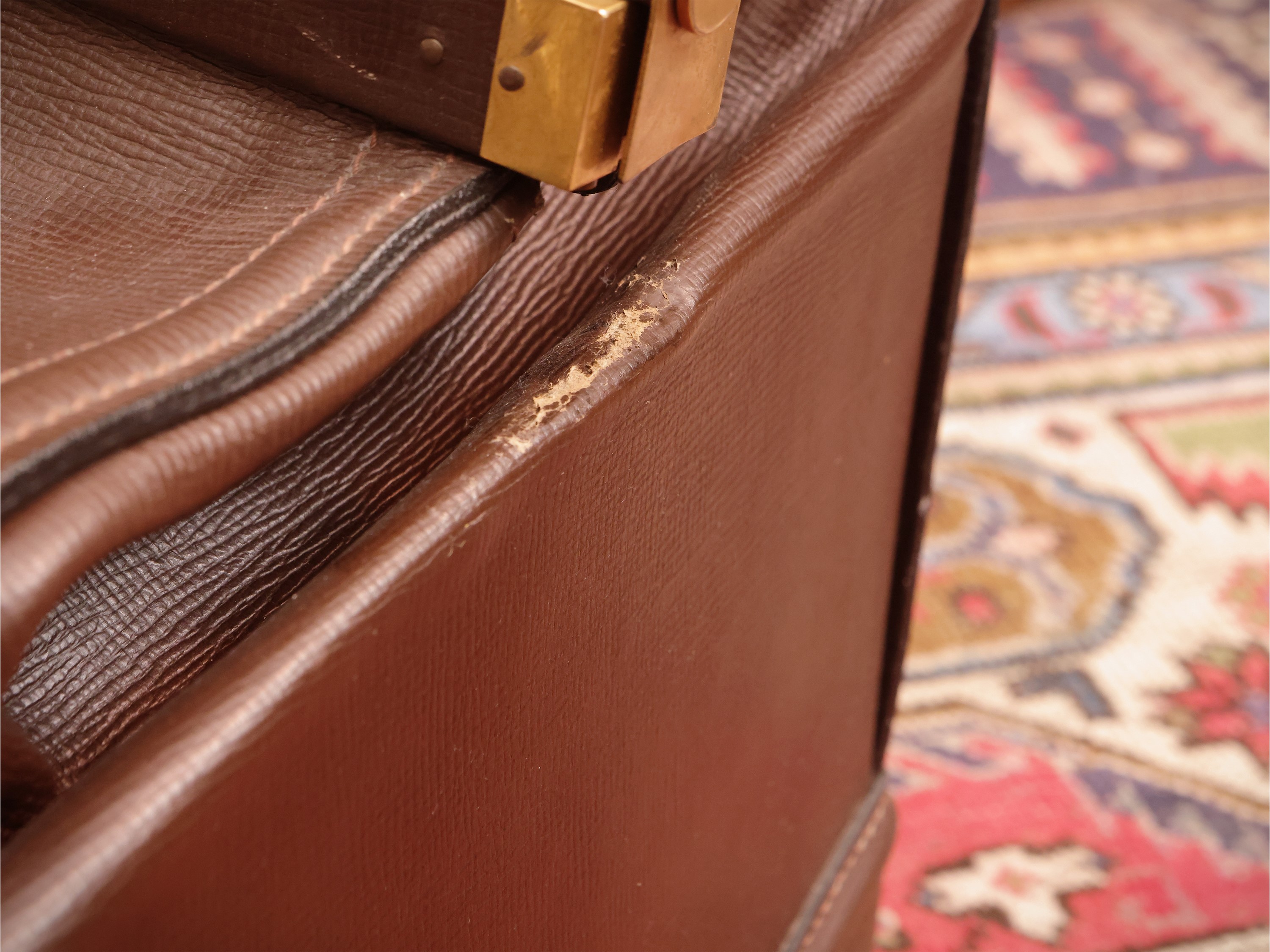 Due borse doctor bag d'epoca in pelle, dimensioni variabili