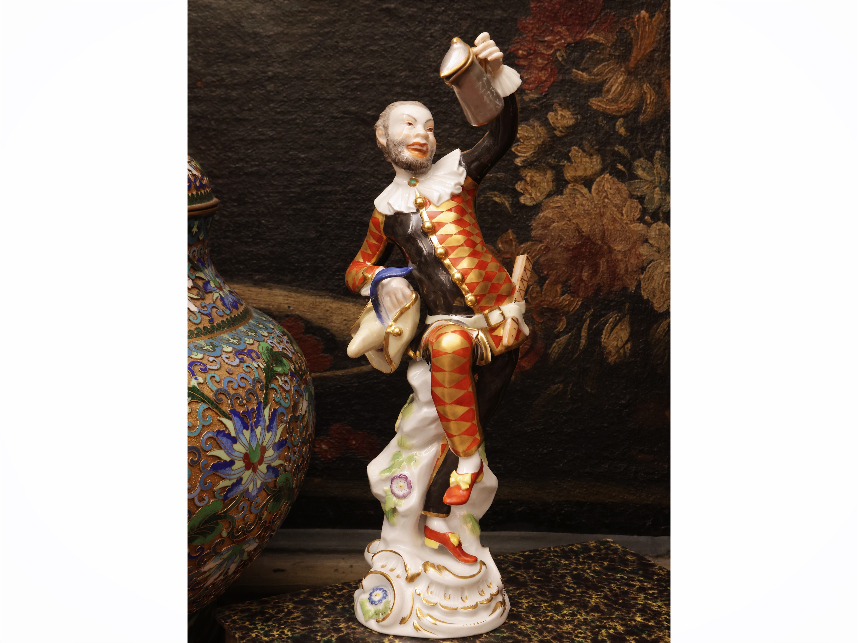 Johann Joachim Kaendler, Arlecchino con brocca in porcellana di Meissen, XX secolo