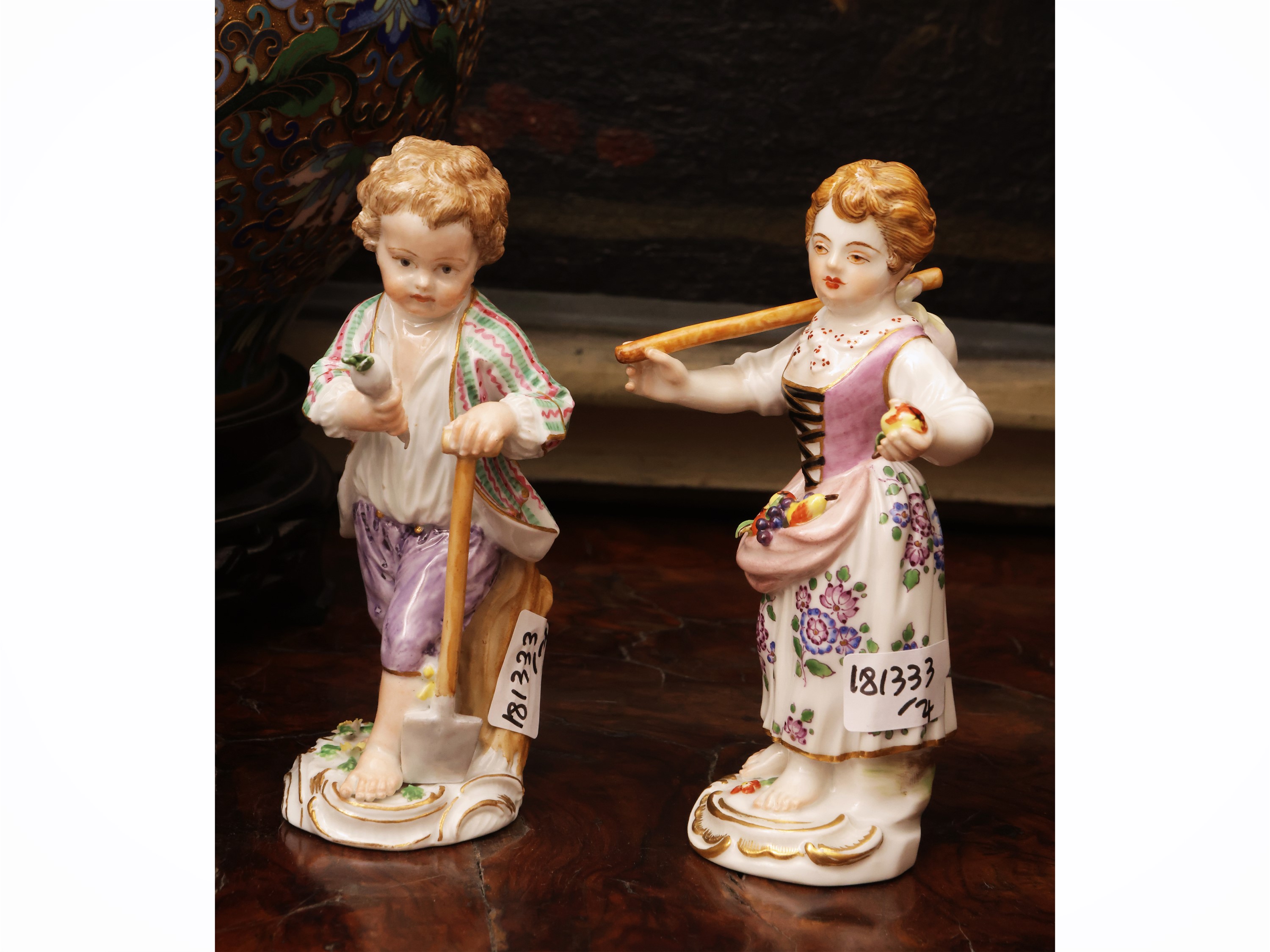 Porcellana di Meissen, Quattro figure: Coppia di contadini, Pollaiolo e figura femminile