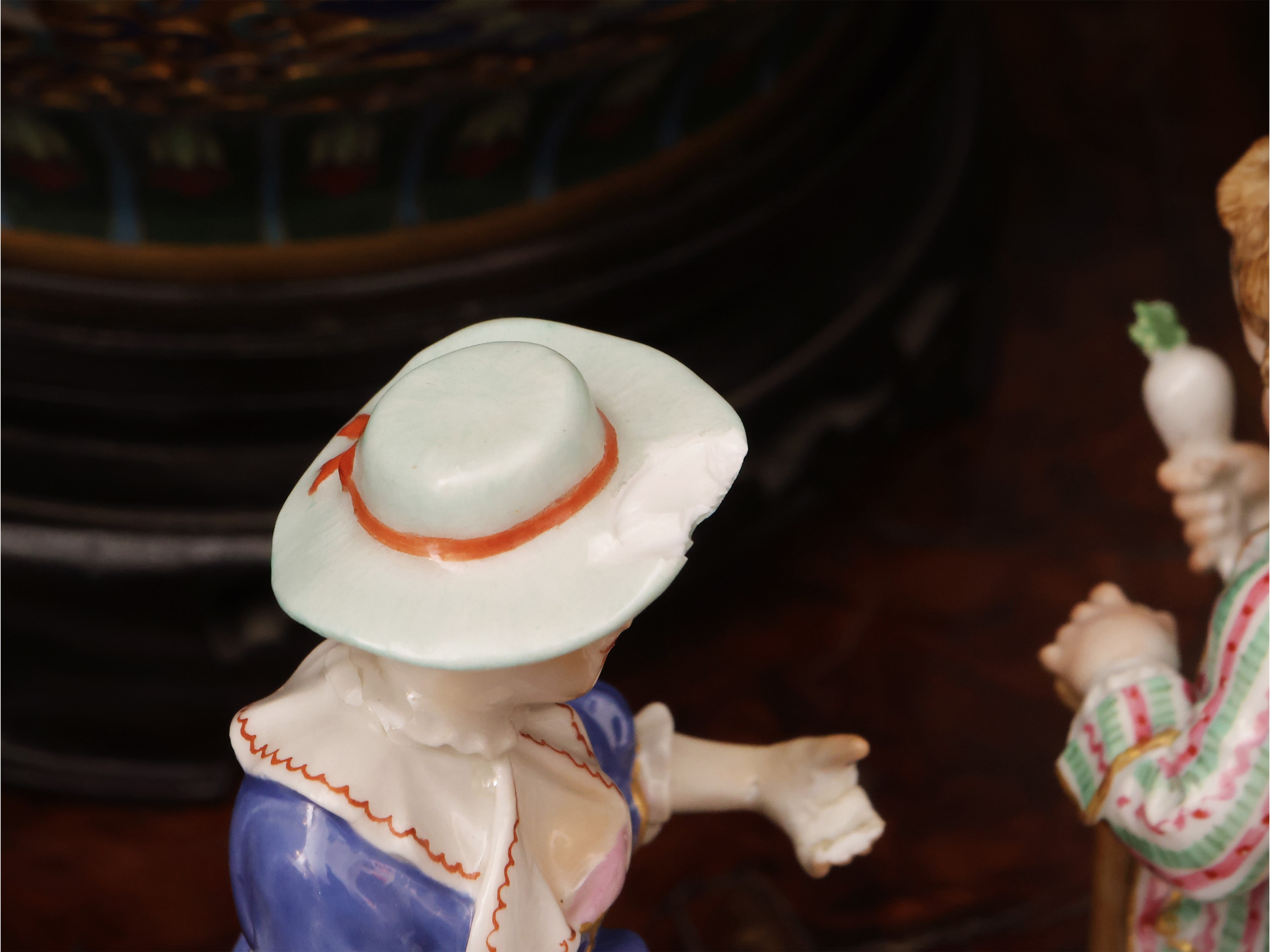 Porcellana di Meissen, Quattro figure: Coppia di contadini, Pollaiolo e figura femminile