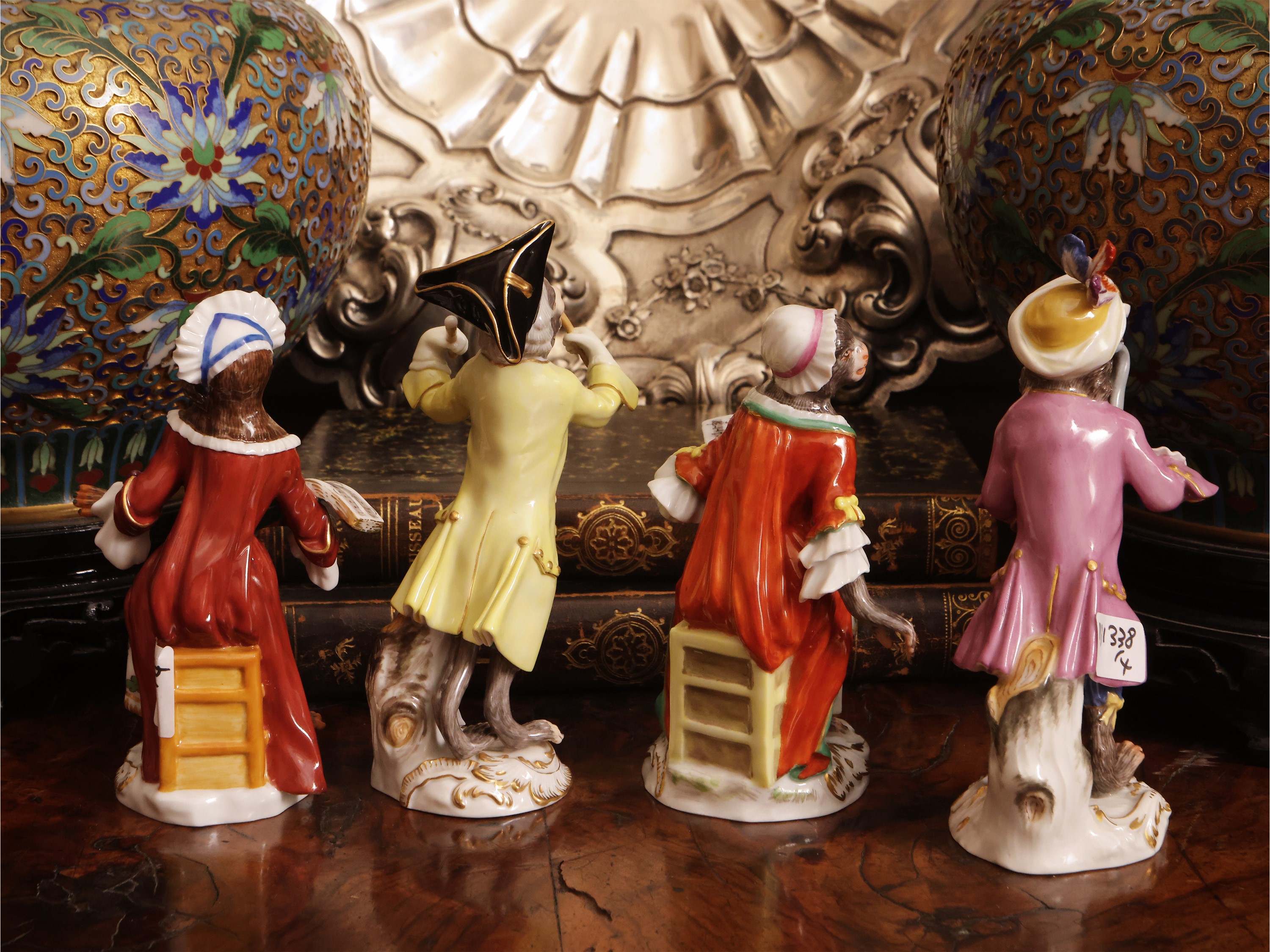 Meissen, Scimmie musicanti in porcellana, serie di quattro figure